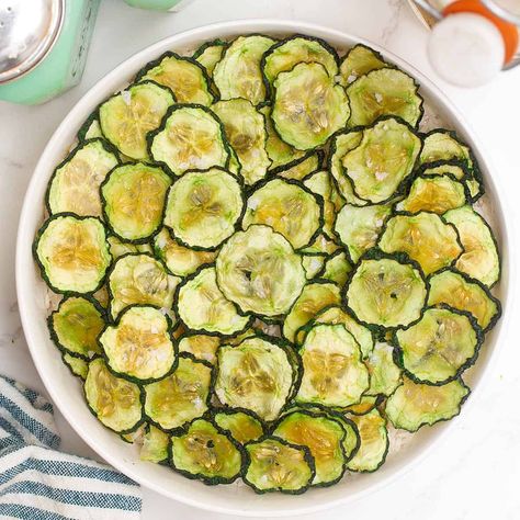 Cucumber Chips - Dehydrated And Baked Dehydrate Cucumbers, Dehydrated Zucchini Chips, Guinea Pig Treats, Cucumber Chips, Dehydrating Food, Dry Mixes, Fresh Cucumber, Veggie Chips, Guilt Free Snacks