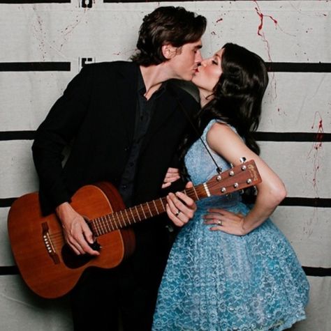 Couples Halloween costume...June Carter and Johnny Cash! Contractor License, Halloween 2010, Couples Costumes Creative, Cute Couples Costumes, Ford Convertible, Johnny And June, Diy Couples Costumes, Halloween Parejas, Best Couples Costumes