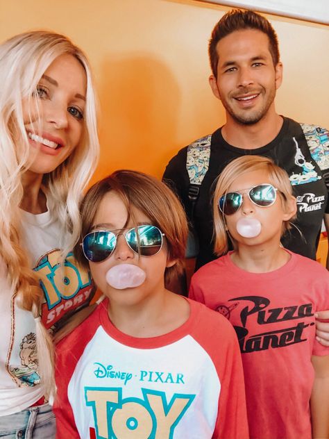 Disney World Family Outfits Toy Story, Family Hollywood Studios Outfits, Hollywood Studios Bounding, Hollywood Studios Outfit Family, Toy Story Family Outfits, Toy Story Family Disney Outfits, Hollywood Studios Family Outfits, Disney Toy Story Outfits, Toy Story Disney Outfits