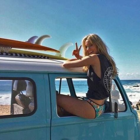 Surfergirl Style, Alana Blanchard, Mavericks Surfing, Style Surf, Surf Vibes, Shotting Photo, Surfer Girl Style, Burton Snowboards, Surf Life