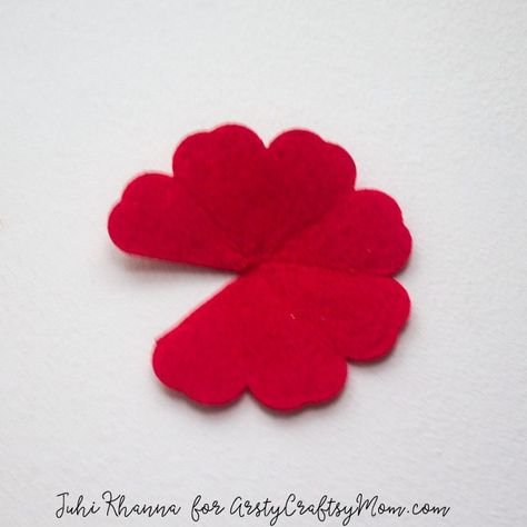 Felt Poppies, Scouts Activities, Poppy Tutorial, Beaver Scouts, Remembrance Flowers, Flowers Poppy, Poppy Craft, Felting Diy, Felt Bouquet