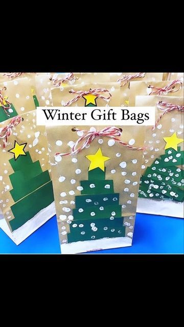 Q Tips, Diy Paper Christmas Tree, Christmas Tree Bag, Christmas Treat Bags, Tree Bag, Christmas Kindergarten, Yellow Star, Christmas Tree Painting, Paper Christmas Tree