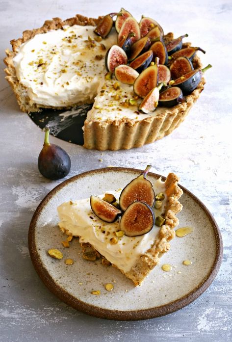 Fig Cheesecake, Fig Dessert, Cheesecake Tart, No Bake Cheesecake Filling, Fig Tart, Fig Cake, Santorini House, Cheesecake Tarts, Carrot Cupcake