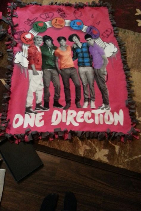 One direction blanket ;) One Direction, Blankets