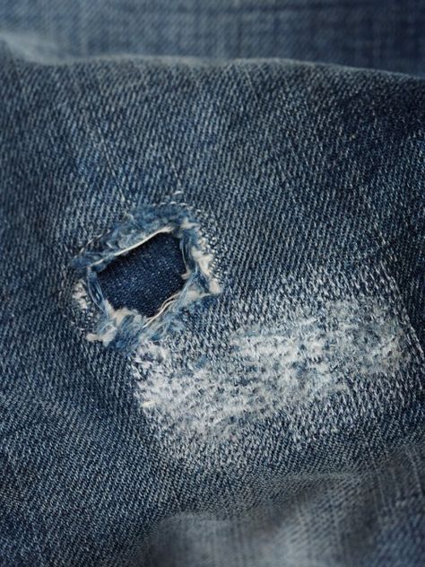 Damage Jeans, Torn Pants, Modern Hepburn, Denim Repair, Denim Inspiration, Visible Mending, Repair Clothes, Denim Ideas, Slow Stitching