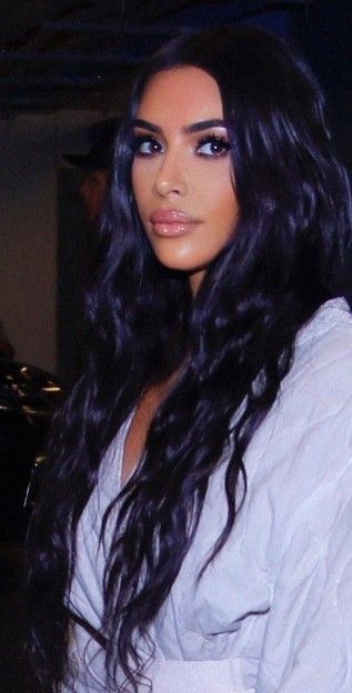 Kim Kardashian Crimped Hair, Kylie Jenner Long Black Hair, Kim K Glasses, Kim Kardashian Curly Hair, Kim K Wavy Hair, Kim Kardashian Black Hair, Kim K Photoshoot, Kim K Black Hair, Kim K Hairstyles