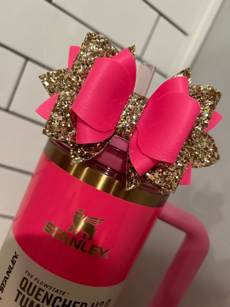 Blinged Out Stanley Cup, Decorated Stanley Cup, Stanley Decor, Stanley Ideas, Pink Glitter Tumbler, Fancy Cup, Trendy Water Bottles, Neon Rose, Making Bows