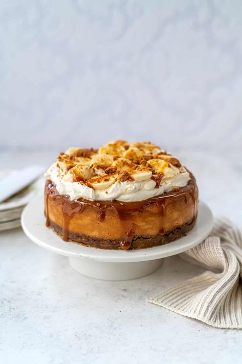 Banoffee Cheesecake Banoffee Cheesecake, Cake Mousse, Caramel Filling, Toffee Sauce, Cream Fresh, Caramel Drizzle, Creamy Caramel, Caramel Frosting, Banoffee Pie