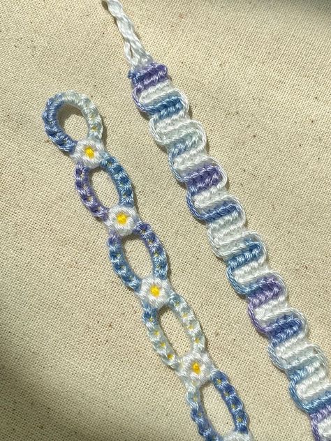 Summer Vsco Bracelets, Friendship Bracelet Set Ideas, Difficult Friendship Bracelet Patterns, Trendy Friendship Bracelets, Embroidery Designs Bracelets, Advanced Friendship Bracelets, Pretty Friendship Bracelet Patterns, Friendship Bracelet Sets, Peruvian Wave Bracelet Pattern