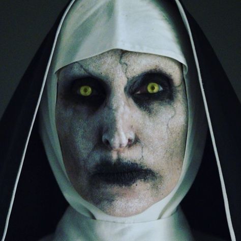 Nun Halloween, Nun Costume, The Nun, Halloween Makeup Scary, Movie Streaming, Fx Makeup, Best Horrors, Halloween Inspo, Fantasias Halloween