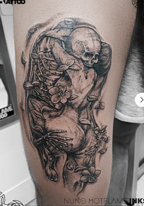 Thigh Skeleton Tattoo, Skeleton Sleeve Tattoo Women, Skeleton With Woman Tattoo, Spooky Leg Tattoos Women, Cool Gothic Tattoos, Skeleton And Woman Tattoo, Gore Tattoo, Cool Tattoo Designs, Horror Gore