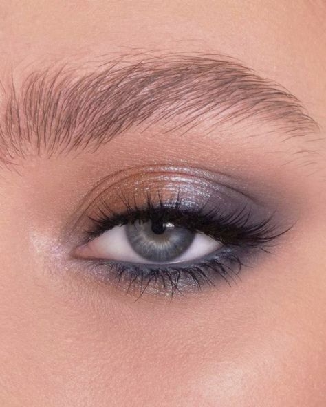 Blue Eyeshadow For Brown Eyes, Silver Eye Makeup, Eyeshadow For Blue Eyes, Dramatic Eye Makeup, Eyeshadow For Brown Eyes, Makeup For Hazel Eyes, Natural Eyeshadow, Eye Makeup Pictures, Dramatic Eyes