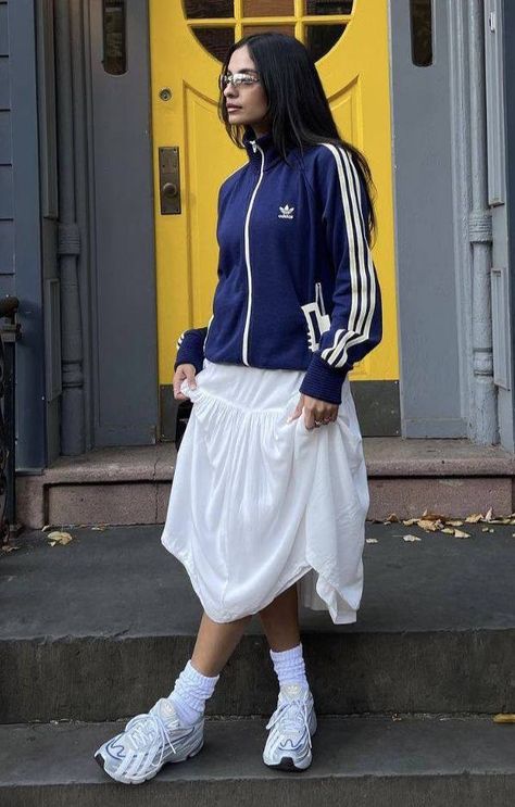 Adidas Track Top Outfit, Adidas 90s Outfit, Adidas Skirt Outfit, Athletic Jacket Outfit, Sporty Outfit Aesthetic, Adidas Sport Outfit, Adidas Track Jacket Outfit, White Skirt Ideas, Adidas Fits