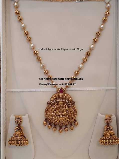 Lakshmi Devi, Neck Pieces Jewelry, Antique Necklaces Design, Antique Gold Jewelry Indian, Pearl Jewelry Design, Gold Jewelry Simple Necklace, Gold Necklace Indian Bridal Jewelry, Pearl Necklace Designs, Gold Bridal Jewellery Sets