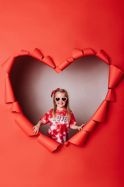 Vday Mini Session, Valentines Day Decorations Photoshoot, Valentine’s Day Backdrop Photoshoot, Valentine Minis Outdoor, Valentine Theme Photoshoot, Valentines Day Portraits, Valentine’s Day Portraits, Valentines Day Mini Session Ideas Indoor, Valentines Backdrop Photo Booths