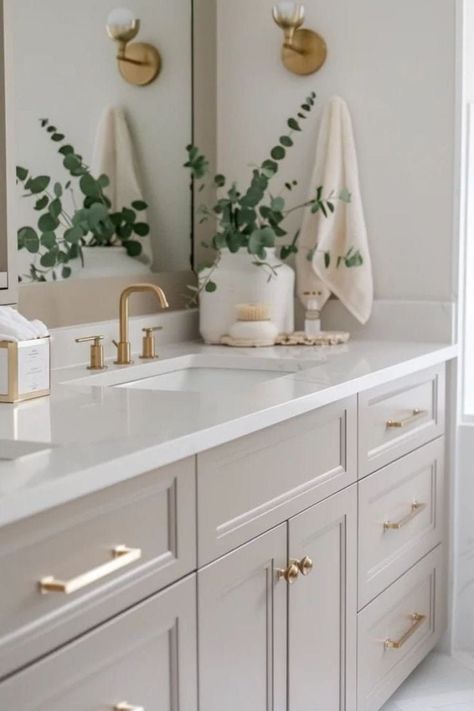 Clean White Bathroom Ideas, Adu Bathroom Ideas, Traditional Bathrooms Remodel, Traditional Guest Bathroom Ideas, Low Maintenance Bathroom Tile, Shea Mcgee Bathroom, Builder Grade Updates Bathroom, White Clean Bathroom, Basic Bathroom Remodel