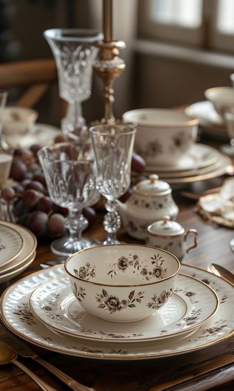 Table Setting Guide, Round Table Settings, Dishes Sets, Vintage Table Setting, Victorian Table, Bohemian Life, Gourmet Breakfast, Small Entry, Dinner Table Setting