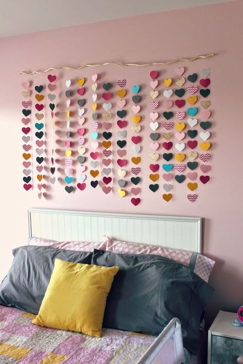 Paper and string wall art design                                                                                                                                                                                 More Punch Wall, Teenage Room Decor, Diy Wall Decor For Bedroom, Girls Wall Decor, Apartment Stuff, Decor Ikea, Kraf Diy, Rooms Reveal, Paper Punch