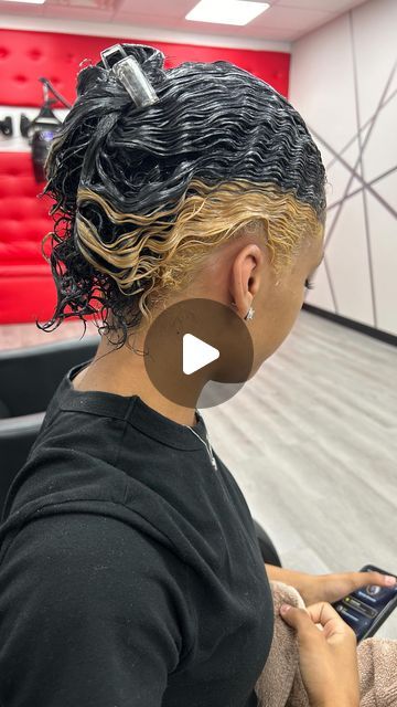 Pickaboo Highlights Black Hair, Pickaboo Highlights, Peek A Boo Bob, Peek A Boo Hair Color, Spring Inspo, Black Hair With Highlights, Trending Reels, Big Baby, Quick Weave