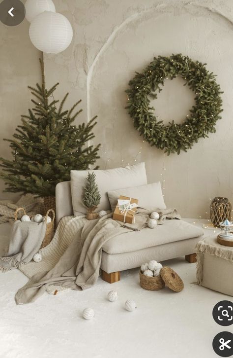 Christmas Mini Shoot, Christmas Family Photoshoot, Boho Christmas Decor, Cozy Christmas Decor, Christmas Shoot, Christmas Mini Sessions, Christmas Decorations Bedroom, Christmas Bedroom, Christmas Inspo