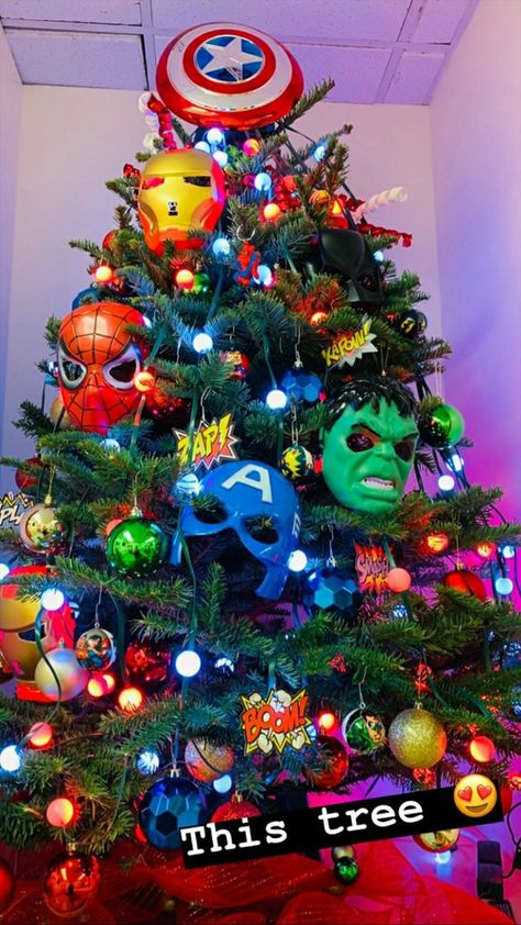 Spider Man Christmas Tree, Character Christmas Tree Ideas, Super Hero Christmas Tree, Superhero Tree, Superhero Christmas Tree, Avengers Christmas Tree, Marvel Christmas Tree, Christmas Marvel, Marvel Christmas