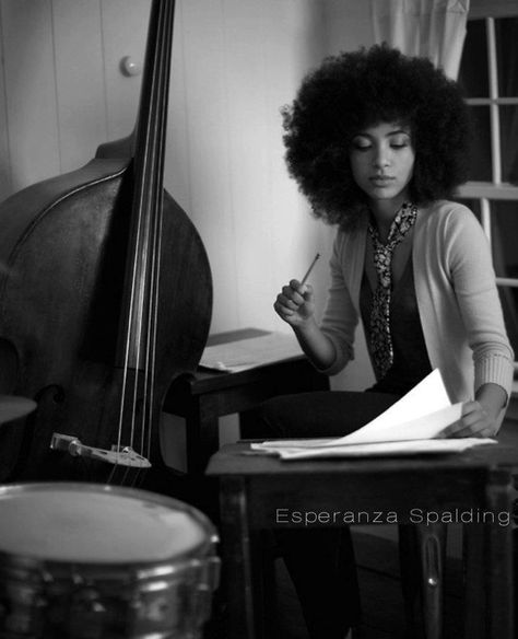 Esperanza Spaulding Esperanza Spalding, Lianne La Havas, Jazz Musicians, I'm With The Band, Best Beauty Tips, Natural Hair Inspiration, Jazz Music, Hair Journey, Big Hair