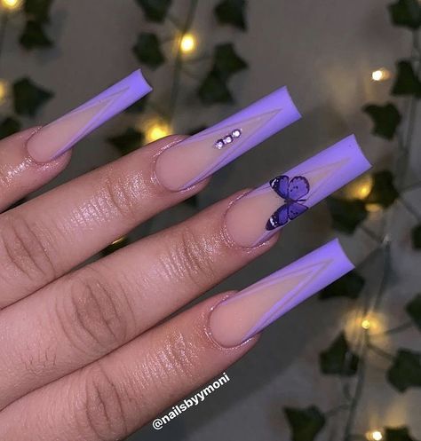 Pretty Nail Ideas Acrylic Purple, Lavender Baddie Nails, Lavender Acrylic Nails Coffin Long, Long Lavender Nails, Unique Nails Acrylic Coffin, Coffin Acrylic Nails Purple, Purple Nails Ideas Acrylic, Purple Fire Nails, Violet Acrylic Nails