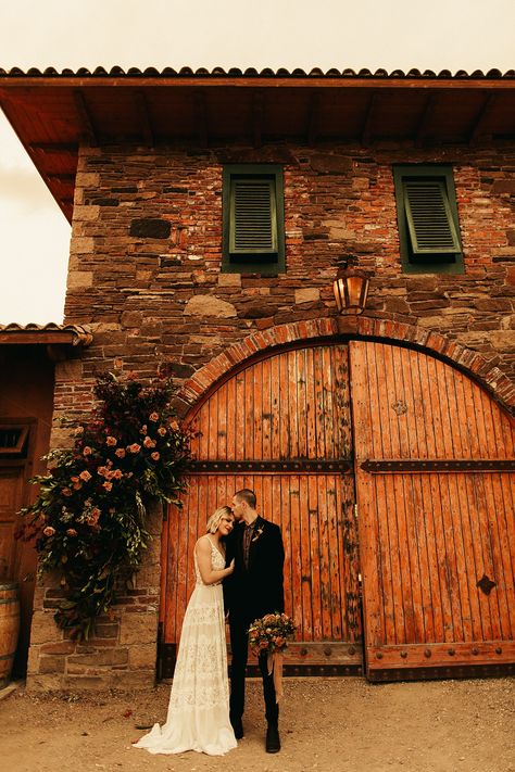 Tuscan Inspired Wedding, Italian Wedding Venues, Boho Wedding Photography, Wedding Venues Oregon, Getting Married In Italy, Barn Wedding Photography, Tuscan Inspired, Rustic Wedding Venues, Romantic Wedding Decor