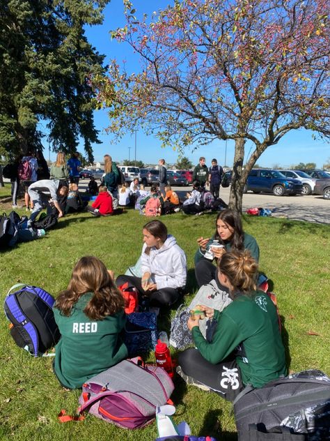 Cross Country Aesthetic Fall, Cross Country Running Aesthetic, Cross Country Aesthetic, Cross Country Pictures, High School Cross Country, Cross County, Country Girl Aesthetic, Running Pictures, Highschool Aesthetic