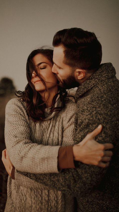 Theme Engagement Photos, Photoshoot Theme, Romantic Photoshoot, Photoshoot Themes, Couple Photoshoot Poses, Photo Poses For Couples, Couple Photoshoot, Engagement Photo Inspiration, Couple Photography Poses