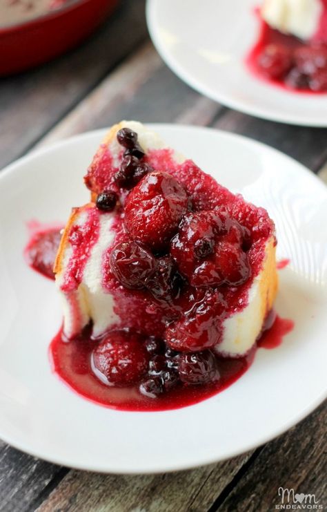 Homemade Angel Food Cake, Mixed Berry Compote, Angel Food Cake Mix, Angel Food Cake Desserts, Compote Recipe, Angel Food Cake Mix Recipes, Fruit Sauce, Berry Sauce, Berry Compote