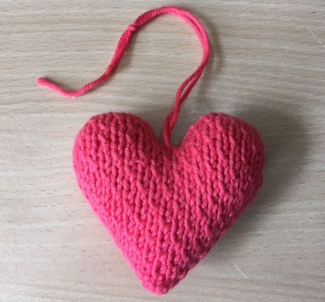 Another Nearly No-Sew Knitted Heart Pattern | scrappystickyinkymess Crochet Keychain Patterns, Knitted Heart Pattern, Keychain Patterns, Knitting For Charity, Knitted Slippers Pattern, Keychain Ideas, Crochet Keychain Pattern, Knitted Heart, Crochet Owl