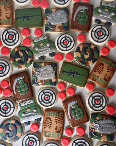 Army Royal Icing Cookies, Call Of Duty Cookies Decorated, Army Decorated Cookies, Camo Cookies Decorated, Call Of Duty Cookies, Army Graduation Party, Army Cookies, Camo Cookies, Gym Cake