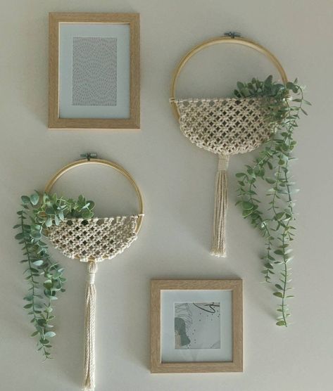 Planters made from old barn wood for a rustic charm. Macrame Embroidery, Hoop Decor, Embroidery Hoop Decor, Wall Hanging Decorations, Simpul Makrame, Art Macramé, Macrame Hoop, Plant Hanger Macrame, Hanging Plant Wall