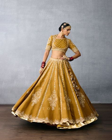 T O R A N I (@toraniofficial) • Instagram photos and videos Torani Lehenga, Lehenga Styling Ideas, Traditional Choli, Traditional Lehengas, Navratri Dress, Latest Bridal Lehenga, Trendy Outfits Indian, Indian Outfits Lehenga, Traditional Blouse Designs