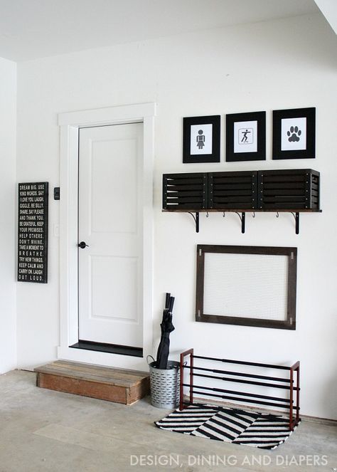 Inexpensive and easy ideas on how to create a garage mudroom! | Organize your home | Get your kids involved | Hacks, tips and tricks to easily organize life at home Mud Room Garage, Industrial Laundry, Garage Entryway, Garage Mudroom, Plan Garage, Mudroom Makeover, Finished Garage, Room Storage Diy, Garage Organization Diy