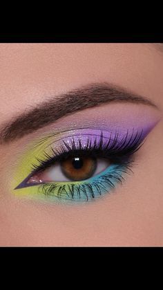 Kid Makeup Looks, Cute Eyeshadow Ideas, Eyeliner On Hooded Eyes, Eyes With Eyeliner, Summer Eyeshadow Looks, Eye Makeup Colorful, Colorful Eyeshadow Looks, Crazy Eyeshadow, Eye Makeup Tutorial For Beginners