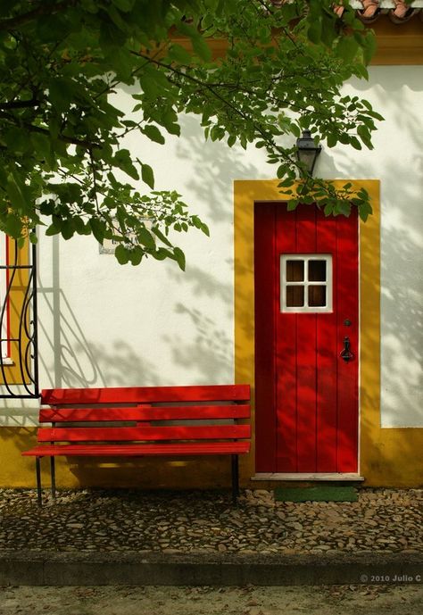 Red Bench, Cool Doors, Old Doors, Red Door, Beautiful Doors, Windows And Doors, Ramen, Front Door, Portal