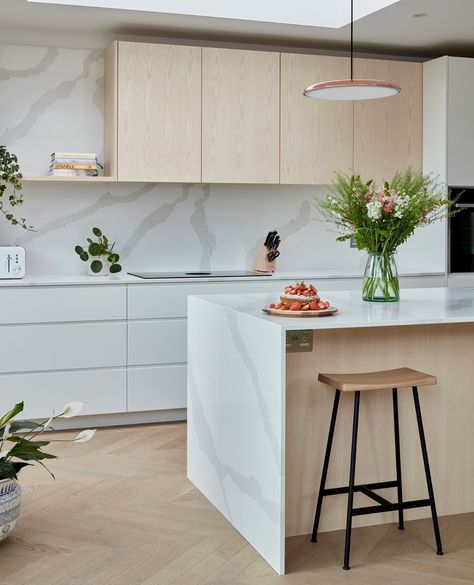 Skandi Kitchen Ideas, Scandi Kitchen Ideas, Modern Scandinavian Kitchen, Danish Kitchen, Kitchen Design Images, Scandinavian Kitchens, Scandi Kitchen, Swedish Kitchen, Scandinavian Kitchen Design