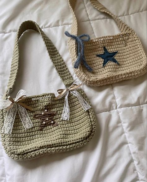 Crochet Shoulder Bags, Crochet Fairy, Mode Crochet, Crochet Shop, Crochet Business, Crochet Design Pattern, Kawaii Crochet, Crochet Clutch, Crochet Handbags Patterns