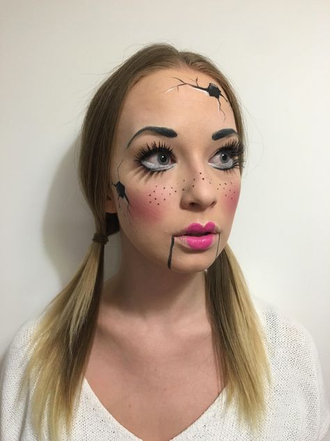 Scary Doll Diy Costume, Windup Doll Costume Makeup, Broken Doll Makeup Easy, Deadly Doll Makeup, Simple Doll Makeup Halloween, Rag Doll Halloween Costumes, Doll Face Makeup Halloween, Easy Creepy Doll Makeup, Scary Doll Make Up