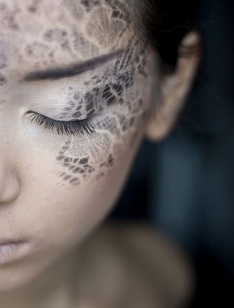 Lace pattern makeup Lace Makeup, Swag Dress, Makeup Stencils, Pretty Hurts, Lace Inspiration, Avant Garde Makeup, Shoes Diy, Glamorous Makeup, Makeup Photography