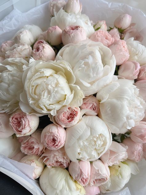 Boquette Flowers, Nothing But Flowers, Flower Therapy, Beautiful Bouquet Of Flowers, Beautiful Bouquet, Pink Peonies, Love Flowers, My Flower, Summer Aesthetic