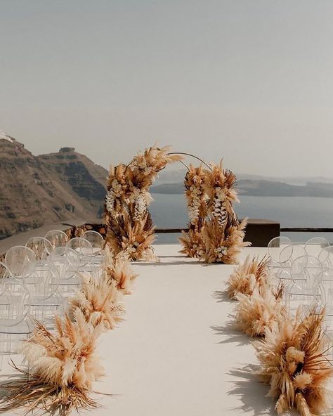 Brown Wedding Themes, Rusting Wedding, Dream Beach Wedding, Dream Wedding Decorations, Boho Beach Wedding, Beige Wedding, Beach Wedding Inspiration, Wedding Beach Ceremony, Brown Wedding