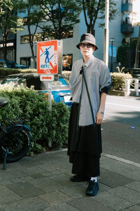 Street Style Men 2023 Old Japanese Fashion, Tokyo Street Style Men, Mens Street Fashion, Tokyo Fashion Street, Tokyo Streetwear, Street Style 2023, Big Jeans, Sick Clothes, Summer Street Style