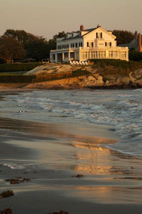 What's in a Name? Newport's Private Residences - Private Newport Nantucket Mansion, Rhode Island Mansions, Beach House Aesthetic, Hamptons Beach, Beach Mansion, Nantucket Home, Glam Pad, Nantucket Island, Dream Beach Houses