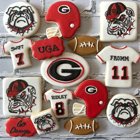 Custom UGA University of Georgia Bulldog themed Cookies   To see my other work or for more info on how to order, please visit my page or website.  www.facebook.com/busybeecakery  www.busybeecakery.com    Email: malinda@busybeecakery.com Georgia Bulldogs Birthday Party, Uga Cookies, Georgia Bulldogs Party Ideas, Uga Graduation Party, Bulldog Cookies, Georgia Bulldogs Cake, Uga Dorm, Uga Baby, Bulldog Cake