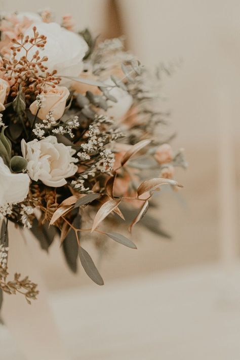 Warm Boho Wedding at The Nest at Ruth Farms in Ponder Texas. Seasonal Wallpaper, St Pete Wedding, Reception Inspiration, Monochromatic Color Scheme, Tampa Wedding, Bouquet Ideas, Boho Flowers, Hustle Hard, The Nest