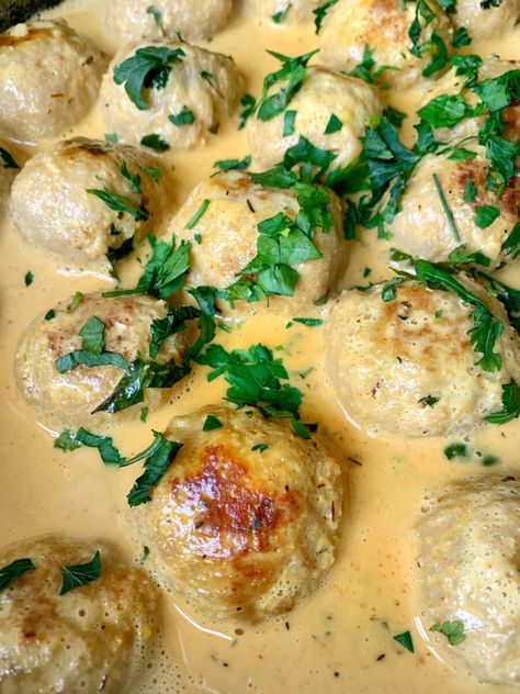 Vegan Chicken Meatballs, Vegan Swedish Meatball Sauce, Chickpea Meatballs Vegan, Meatballs Recipe Easy, Chickpea Harissa Stew With Meatballs, Vegan Tofu Meatballs, Curry Sauce Recipe, Vegan Meatballs Recipe, Chickpea Meatballs