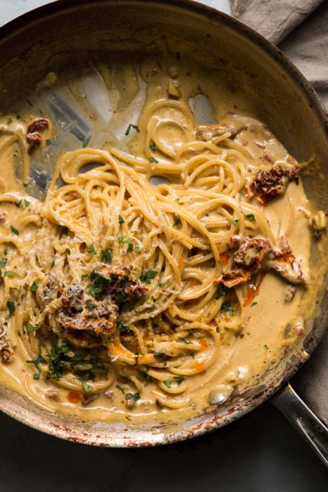 Spaghetti with Coconut Milk & Curry - I Will Not Eat Oysters Vegan Spaghetti, Curry Pasta, Coconut Milk Recipes, Coconut Milk Curry, Healthy Work Snacks, Fried Vegetables, Coconut Recipes, Easy Pasta Recipes, Coconut Curry